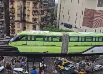 जीटीबी ते वडाळादरम्यान मोनोरेल गाडी अचानक बंद, अग्निशमन दलाच्या सतर्कतेमुळे ५८८ प्रवासी सुखरुप