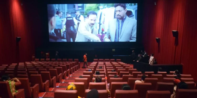 नाट्यगृहाच्या उभारणीसाठी राज्य शासनाने दिला ४० कोटींचा निधी