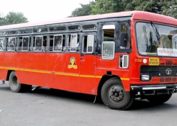 ऐन दिवाळीच्या पार्श्वभूमीवर एसटी कर्मचाऱ्यांचा संपावर जाण्याचा इशारा