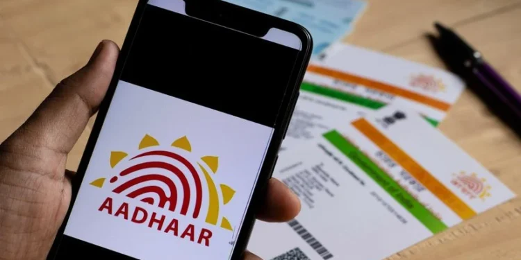 UIDAIचा मोठा निर्णय, आता आधारकार्ड अपडेट करण्यासाठी पैसे द्यावे लागणार नाही