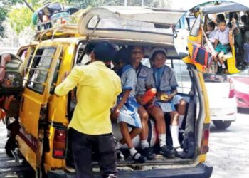 धोकादायक वाहतूक करणाऱ्या २०५ बस, व्हॅन चालकांकडून साडेसात लाखांचा दंड वसूल