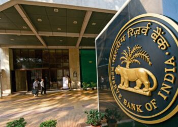 लवकरच RBI चा नवा नियम; फोनचे EMI भरले नाही तर..