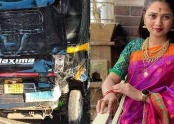 पुण्यात गौतमी पाटीलच्या कारची रिक्षाला जोरदार धडक, रिक्षाचालक गंभीर जखमी