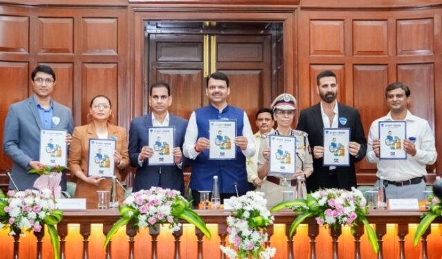 मुख्यमंत्री देवेंद्र फडणवीस यांच्या हस्ते ‘सायबर जनजागृती माह ऑक्टोबर २०२५’ चे उदघाटन संपन्न