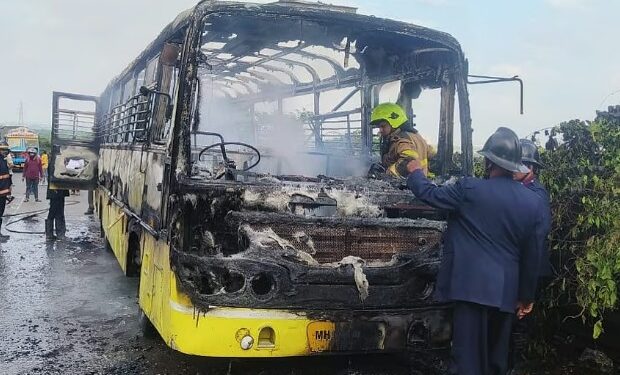 मुंब्रा कौसा परिसरात चालत्या स्कूल बसने घेतला पेट!