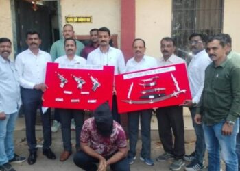 डोंबिवलीत घातक शस्त्रांची तस्करी करणाऱ्या गुन्हेगाराला अटक, १३ गुन्हे दाखल
