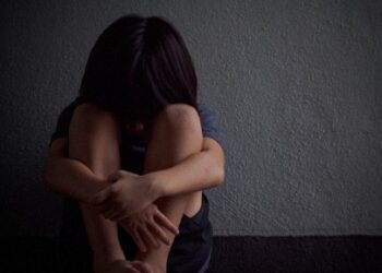 कल्याण हादरले! आठवीत शिकणाऱ्या मुलीची १९व्या मजल्यावरून उडी मारून आत्महत्या