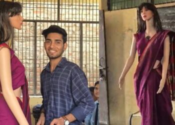 सोफी : १७ वर्षीय विद्यार्थ्याने बनवला AI शिक्षिका रोबोट