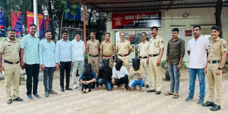 यवत पोलीसांची कामगिरी; शस्त्र घेऊन दहशत निर्माण करणाऱ्या ४ सराईत गुन्हेगारांना अटक