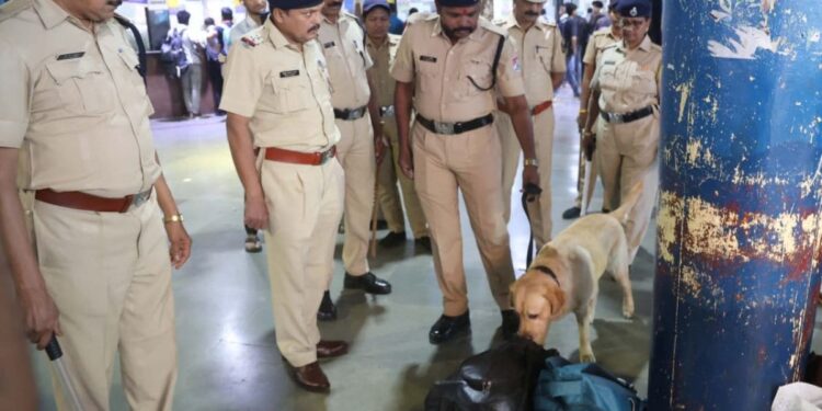 दिल्ली स्फोटानंतर ठाणे पोलीस सतर्क; बाँब शोधक पथके तैनात!