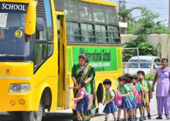 मुलांच्या सुरक्षेसाठी अनधिकृत स्कुल व्हॅन टाळा! बदलापूर घटनेनंतर परिवहन विभागाचे पालकांना आवाहन