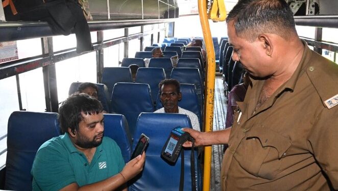 एसटीच्या UPI तिकीट विक्रीला प्रवाशांची वाढती पसंती