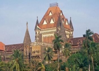 वाढत्या प्रदूषणामुळे बीएमसी आयुक्तांच्या पगारावर टांगती तलवार! – उच्च न्यायालयाचे आदेश