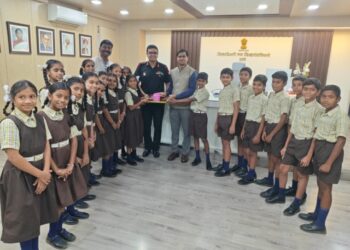 “खाऊचे पैसे सैनिकांच्या कुटुंबासाठी” – चिमुकल्यांकडून राष्ट्रप्रेमाचा आदर्श