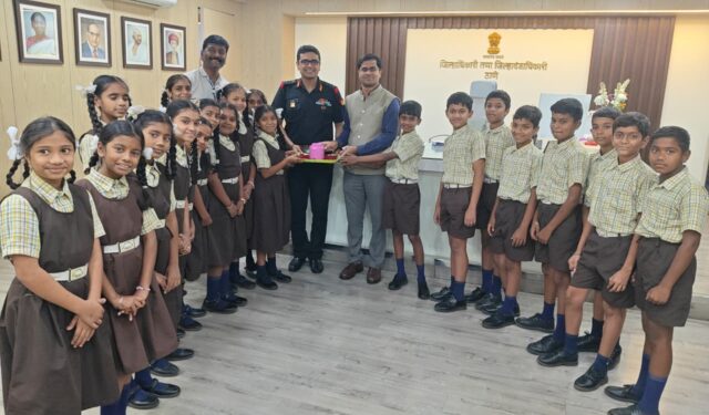 “खाऊचे पैसे सैनिकांच्या कुटुंबासाठी” – चिमुकल्यांकडून राष्ट्रप्रेमाचा आदर्श