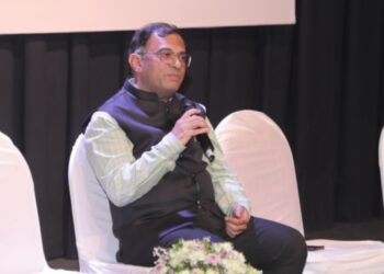 मराठी भाषा ही सतत वाहणारी परंपरा – डॉ.सचिव किरण कुलकर्णी