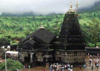 महाशिवरात्रीच्या पार्श्वभूमीवर त्र्यंबकेश्वर मंदिर भाविकांसाठी ४१ तास खुलं!