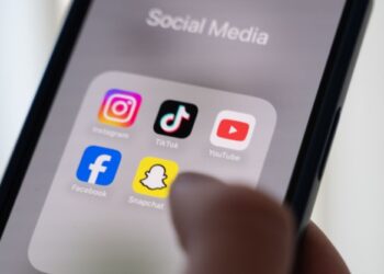 सावधान! आता Facebook-Instagram साठी KYC अनिवार्य; बनावट खात्यांविरुद्ध सरकारचा सर्जिकल स्ट्राईक