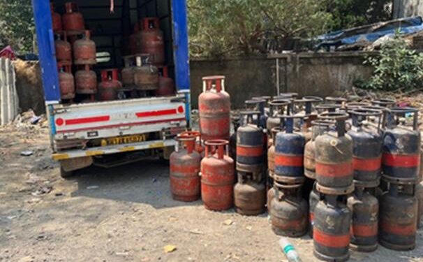 वरळीत गॅस सिलिंडरचा काळाबाजार उघड! विशेष मोहिमेअंतर्गत १७२ एलपीजी सिलिंडर जप्त