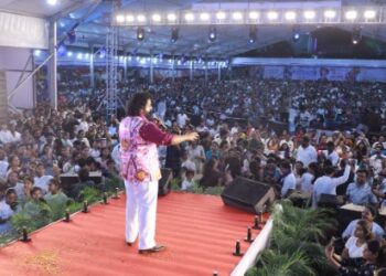 धाराशिवमध्ये भीमगीतांचा जल्लोष; आदर्श शिंदे यांच्या कार्यक्रमाने निर्माण केला प्रेरणेचा माहोल