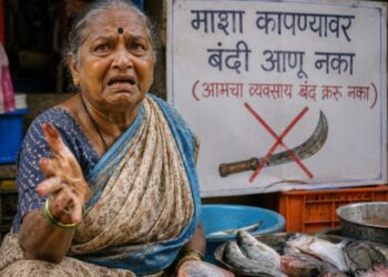 वाकोला मासळी बाजारात मासे कापण्यास बंदी! कोळी महिलांचा संताप, आंदोलनाचा इशारा