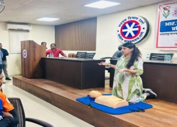 ठाण्यात ३०० हून अधिक रस्ते कर्मचाऱ्यांना CPR आणि प्राथमिक उपचारांचे प्रशिक्षण