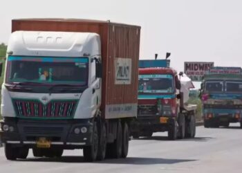 दिल्ली-NCR मध्ये जुन्या ट्रक-बसेसना रामराम! ५,०४१ कोटींच्या योजनेला केंद्राची मंजुरी