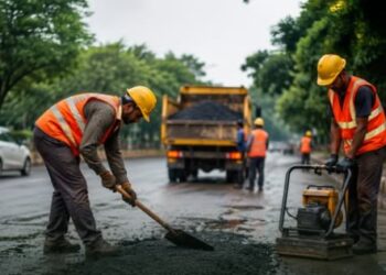 खड्ड्यांच्या तक्रारींचे २४ तासांत निराकरण करा; महानगरपालिकेच्या अभियंत्यांना निर्देश!