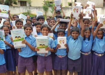 नव्या अभ्यासक्रमाच्या पुस्तकांना विलंब; पहिल्याच दिवशी विद्यार्थ्यांच्या हाती पुस्तक देण्यासाठी बालभारतीची धावपळ