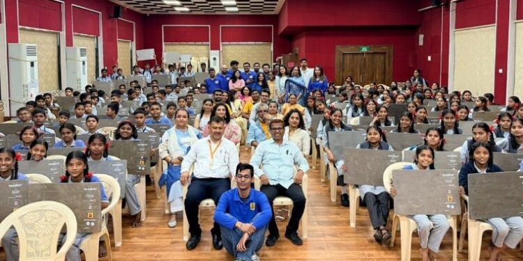 विसर्जित पीओपी गणेशमूर्तींपासून ७६० अभ्यास टेबल; नवी मुंबई महापालिकेचा पर्यावरणपूरक उपक्रम!