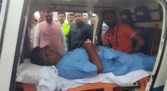 वारीच्या इतिहासात पहिल्यांदाच एअर ॲम्ब्युलन्स; गंभीर भाविकाला सोलापूरला विमानाने हलवले