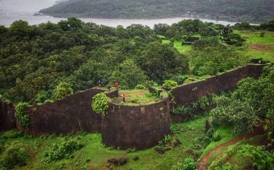 गोपाळगड किल्ला अखेर शासनाच्या ताब्यात! पर्यटकांचा मुक्त प्रवेशाचा मार्ग मोकळा