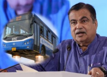 देशातील वाहतूक कोंडी फोडण्यासाठी सरकार आणणार ‘फ्लाईंग बस’; नितीन गडकरींची मोठी घोषणा