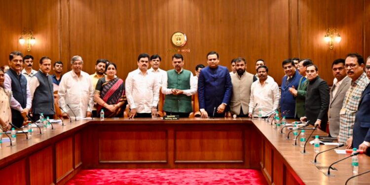 मुख्यमंत्र्यांच्या हस्ते विधानमंडळाच्या डिजिटल डॅशबोर्डचे उद्घाटन