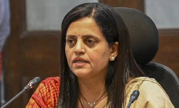 रस्त्यांच्या काँक्रिटीकरणामुळेच झाडे पडली असे म्हणणे चुकीचे, हवामानही तितकेच कारणीभूत! – आयुक्त अश्विनी भिडे