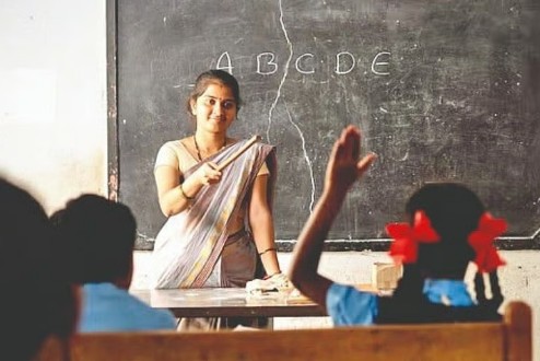 ‘शाळा बंद’ आंदोलन महागात; राज्यातील ८,६०० शिक्षकांचे वेतन कापणार!