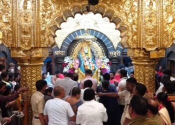 शिर्डी साईबाबा संस्थानच्या ब्रेक दर्शन शुल्कात वाढ; आता प्रति भाविक ३०० रुपये!