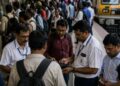 विनातिकीट फिरणाऱ्यांना १६ कोटींचा फटका! मध्य रेल्वेने ४० दिवसांत पकडले २ लाख प्रवासी