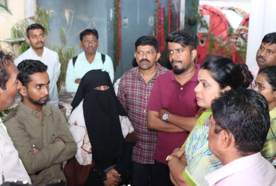 साकीनाका मॅनहोल दुर्घटनेतील मृताच्या कुटुंबाला १० लाखांची मदत; दोषींवर कठोर कारवाईचा महापौरांचा इशारा!