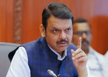 मेट्रो प्रकल्प तीन वर्षांत पूर्ण करा; मुख्यमंत्र्यांचे अधिकाऱ्यांना निर्देश!