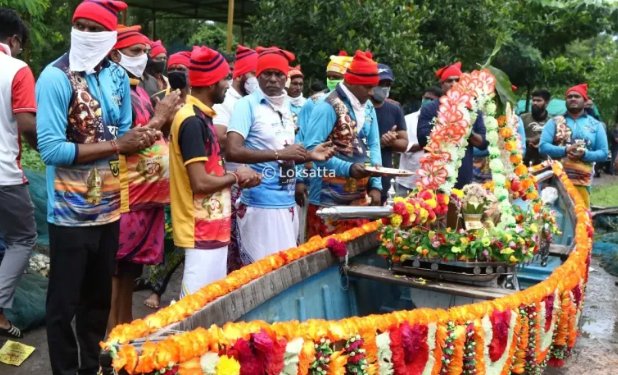 दर्या राजाच्या पूजेसाठी कोळी बांधवांची लगबग; कोळीवाड्यांमध्ये उत्साहाचे वातावरण!