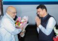 केंद्रीय गृहमंत्री अमित शाह यांचे मुंबई विमानतळावर आगमन; मुख्यमंत्री फडणवीस यांनी केले स्वागत