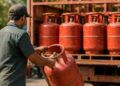 स्वयंपाकाच्या गॅसबाबत केंद्र सरकारचा नवा नियम; ग्राहकांना मोठा दिलासा! गॅस कंपन्यांना दणका