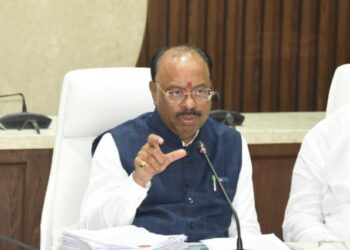 गरजूंसाठी पारदर्शकपणे काम करा; निष्काळजीपणा खपवून घेतला जाणार नाही – महसूल मंत्री चंद्रशेखर बावनकुळे