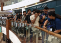 आयफोन १८ प्रो लाँचचा जल्लोष; नवीन मॉडेल खरेदीसाठी देशभरात ग्राहकांची झुंबड