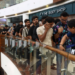 आयफोन १८ प्रो लाँचचा जल्लोष; नवीन मॉडेल खरेदीसाठी देशभरात ग्राहकांची झुंबड