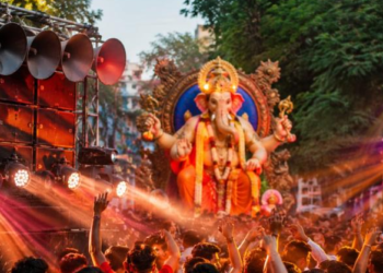 गणेशोत्सवात मुंबई उच्च न्यायालयाचे कडक आदेश; रस्त्यांवर फटाक्यांना बंदी, डीजे-लेझर लाईट्सवरही निर्बंध