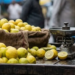 पावसाच्या कमतरतेचा फटका; किरकोळ बाजारात एक लिंबू १० रुपयांना!