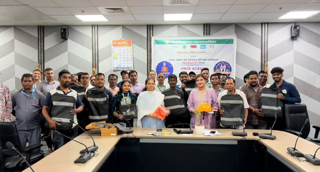 वसई-विरारमध्ये सफाई कर्मचाऱ्यांच्या सुरक्षेसाठी पालिकेचा पुढाकार; ‘नमस्ते’ योजनेतून मोफत पीपीई किट आणि विमा वाटप
